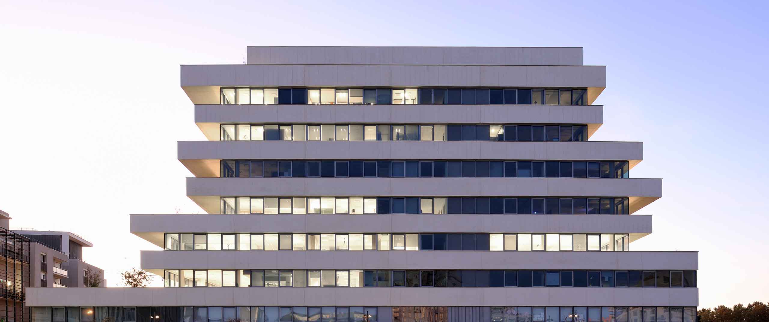 Epure photo de la façade de bureaux